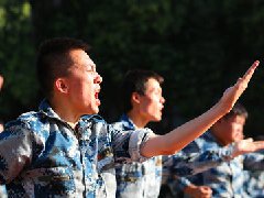 �����¶������ѧУ��û�о�ѵ��